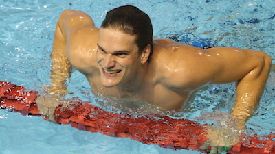 Comment protéger vos cheveux du chlore et du sel cet été