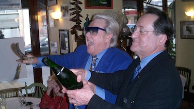 Comment sabrer une bouteille de Champagne 