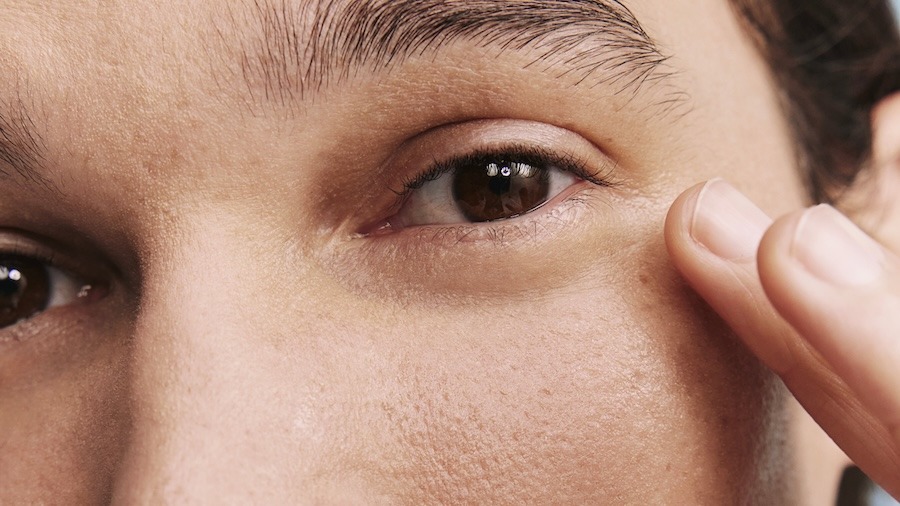 La question de la semaine : Comment gommer les cernes après une nuit de cinq minutes ? 