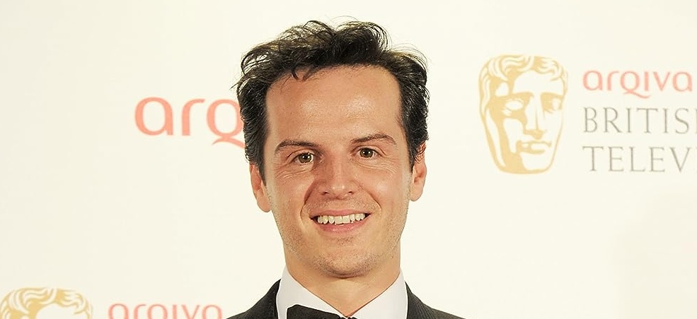 Comment obtenir le rasage impeccable d’Andrew Scott