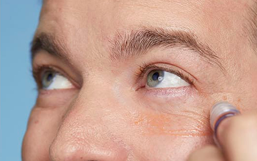 5 reasons to use an anti-dark circle serum