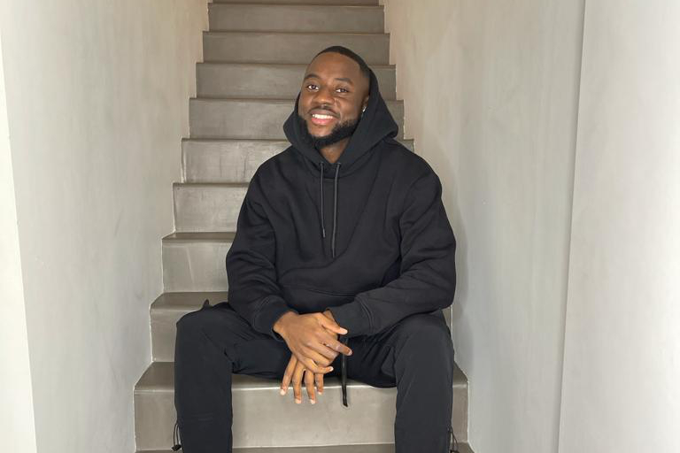 James Léa-Siliki, footballeur professionnel, parle contours de cheveux, mélanges de parfum et tactique sur le terrain 