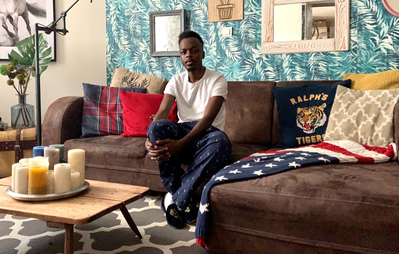 Kevis Manzi, consultant en style, parle de moustache, de complexes et de transmission