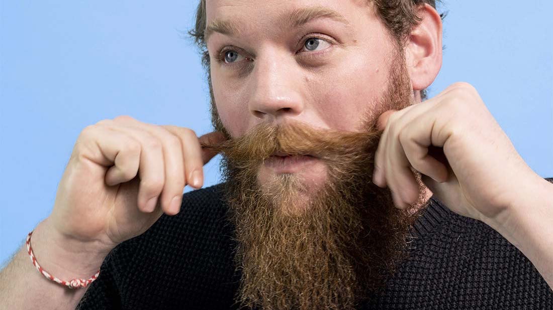 Peut-on bronzer sous sa barbe ?