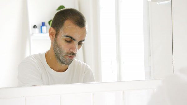 Pourquoi l'automne est le moment d'utiliser un exfoliant