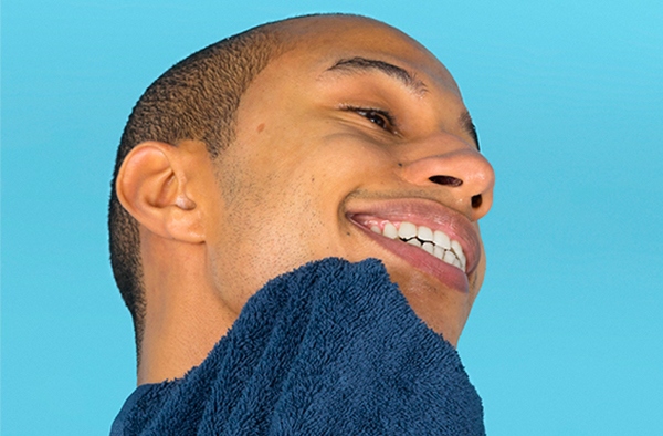 Acné chez l'homme : le guide complet