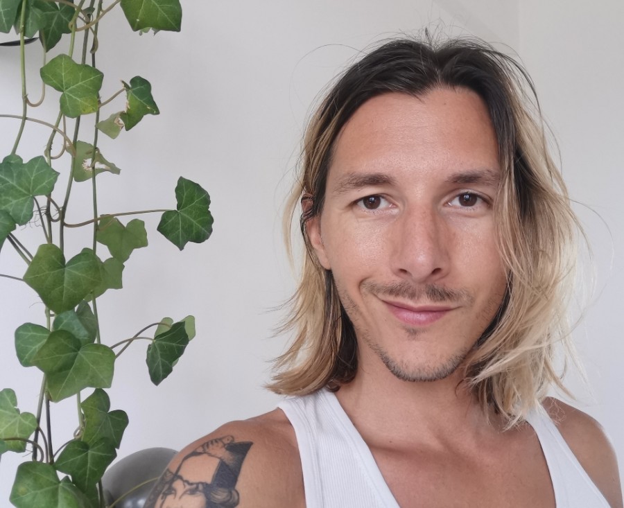 Stéphane, journaliste, raconte comment il a commencé à prendre soin de lui et parle de ses astuces bien-être